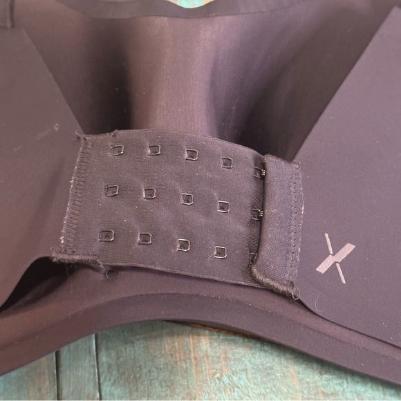 KNIX Catalyst Sports Bra - Black Wireless Sports Bra Size 6 Fits 32DD, 34DD, 32E - Picture 5 of 6